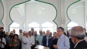 ماذا طلب فيون من مسلمي فرنسا خلال زيارته مسجد سان دوني؟