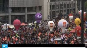 النقابات العمالية الرافضة لقانون العمل الفرنسي تواصل الإضراب