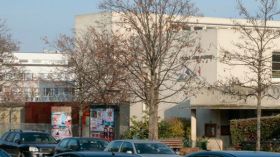 مدرس فرنسي يقر باختلاقه لرواية الاعتداء عليه من مناصر لـ”داعش”