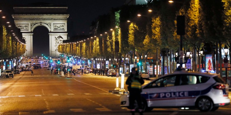 Fusillade aux Champs Elysées : Un mort et plusieurs blessés