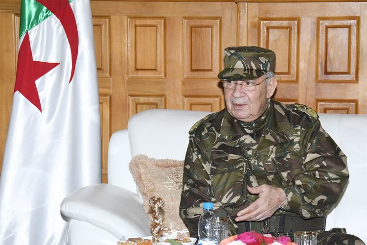 Gaïd Salah:”La lutte antiterroriste ne prendra fin qu’après éradication totale de ce fléau”