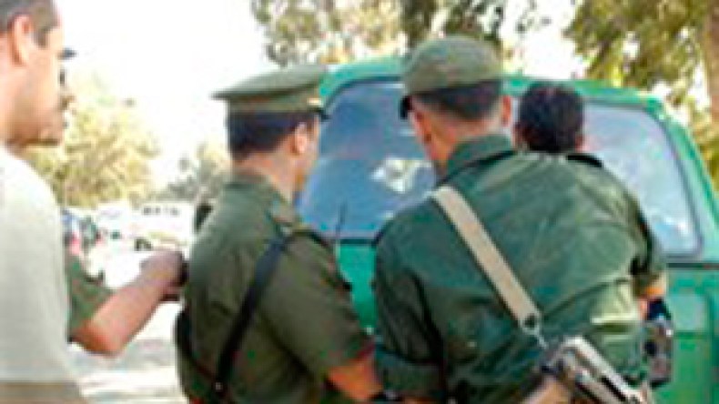 أستاذ ومعلم يقتلان رعية ماليا ويرميانه على حافة الطريق بمعسكر