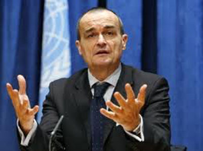 La France défend sa décision de larguer des armes en Libye