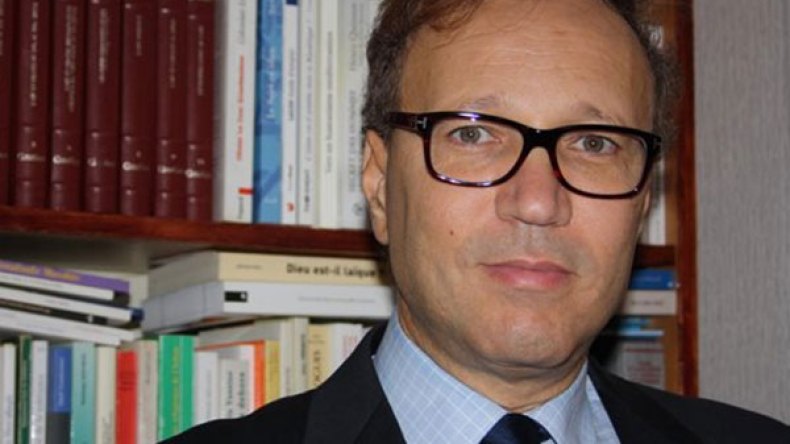 المسلمون وقعوا بين مطرقة الإرهاب وسندان اليمين المتطرف بفرنسا