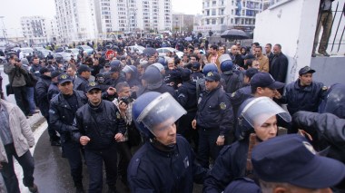 Marche du RCD empêchée à Alger