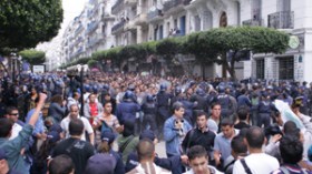 الطلبة يجددون  محاولة السير  اليوم نحو الرئاسة والتنظيمات الطلابية تحذر