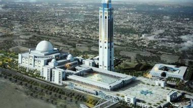 Premier appel à la prière depuis le minaret de la Grande Mosquée d’Alger