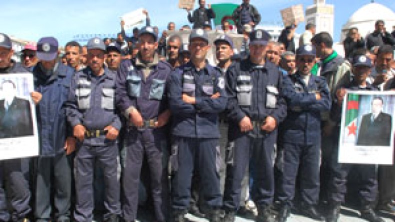 أعوان‭ ‬الحرس‭ ‬البلدي‭ ‬يهددون‭ ‬بالاعتصام‭ ‬أمام‭ ‬الرئاسة‭ ‬في‭ ‬الفاتح‭ ‬ماي‭ ‬