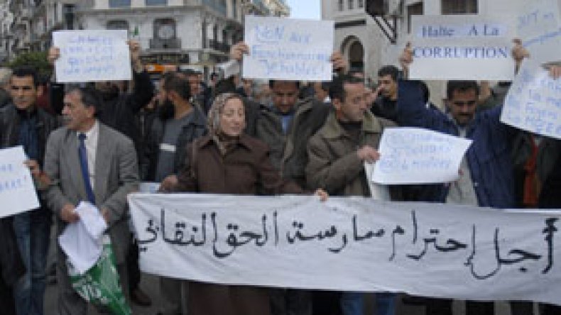 نقابات الوظيف العمومي تطالب برفع الحد الأدنى المضمون إلى 25 ألف دينار