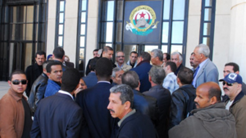 عمال التلفزيون يطالبون سيدي السعيد بتطبيق القانون