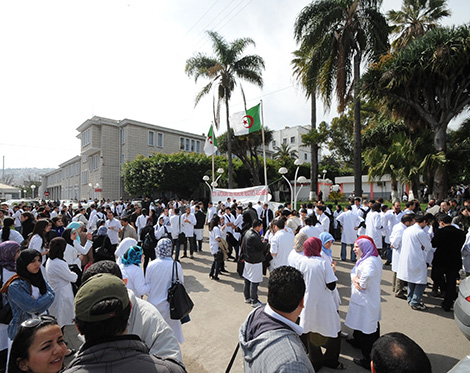 Algeria: Renewed strikes beset sectors of education, finance and higher education