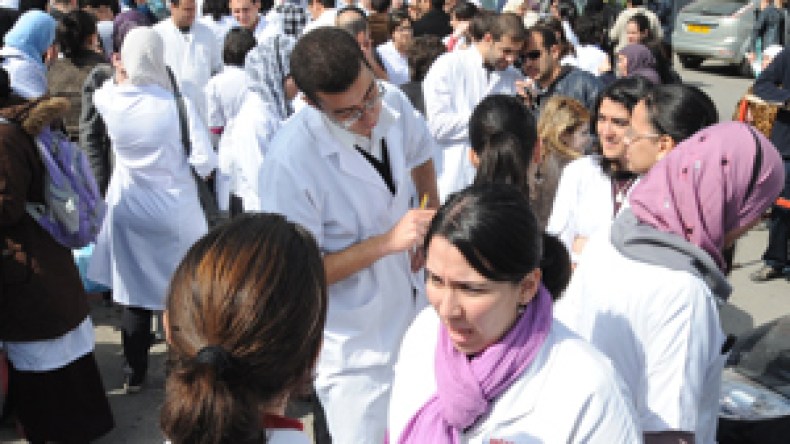 “إضراب الأطباء المقيمين غير شرعي وأنا لا أقبل الضغط”