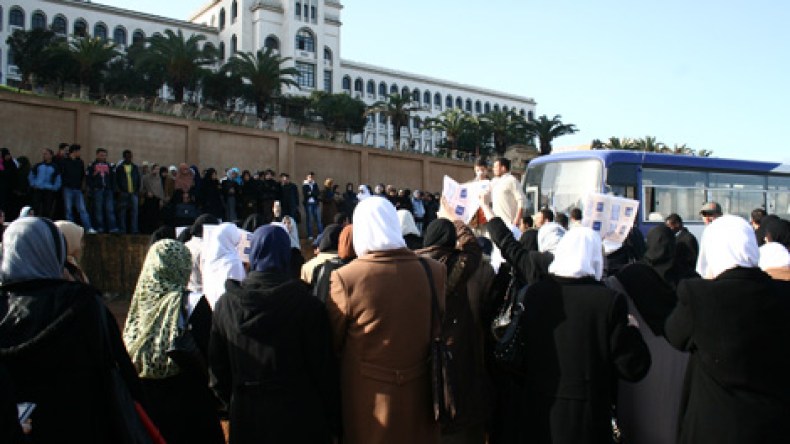 فوضى واحتجاجات ومسيرات عبر أحياء جامعية