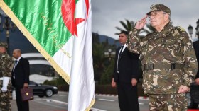 مجلة الجيش: الشعب وحده من سيزكي الرئیس القادم عبر الصندوق