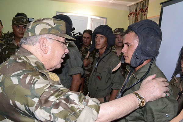 Gaïd Salah: «Vous êtes les boucliers de l'Algérie…»