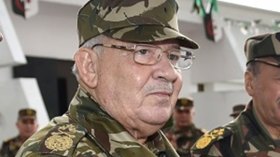 قيادة الجيش حريصة على القيام بمهامها الدستورية