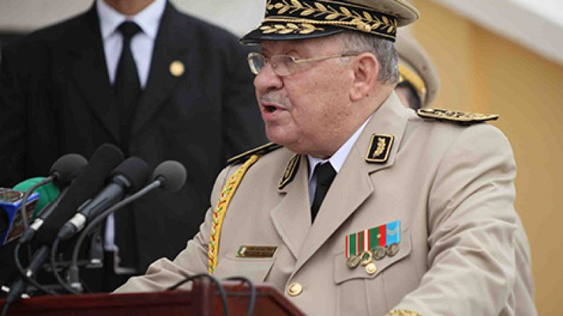 ڤايد صالح يأمر بتحسين ظروف الوحدات لترقية أداء حماية الحدود