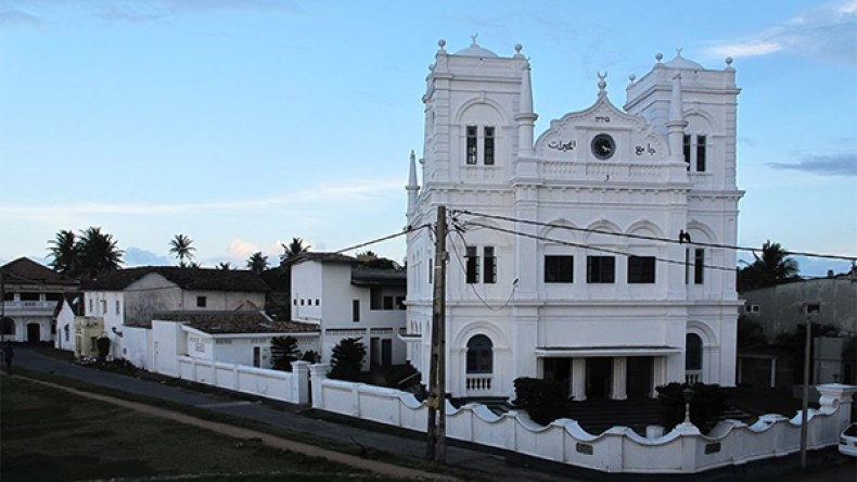 متطرفون بوذيون يعتدون على المسلمين في سريلانكا