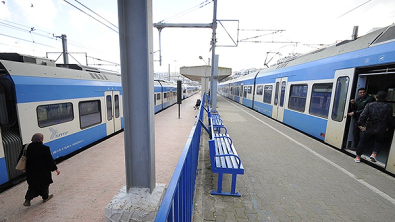 تذبذب في رحلات القطار يثير الإستياء وانقطاع الكهرباء أهم الأسباب