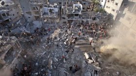 نائب وزير الخارجية النرويجي يتفقد آثار الحرب في غزة