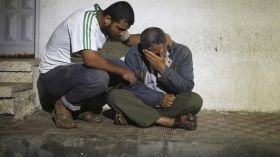 استشهاد فلسطينية وطفلتها في قصف إسرائيلي جنوبي غزة