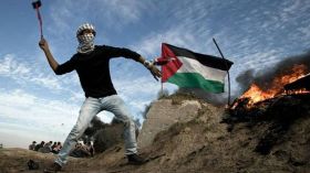 إصابة أربعة إسرائيليين في عملية طعن جنوبي الأراضي المحتلة