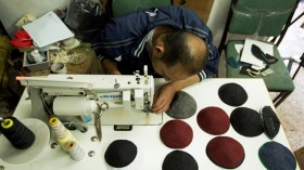 قلنسوة اليهود المتدينين تصنع في غزة!