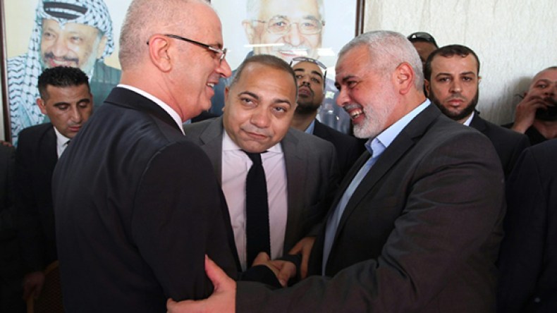 الحكومة الفلسطينية تعقد أول اجتماع لها في غزة منذ عام 2014