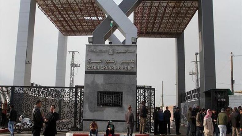 وفد من حركة حماس يغادر غزة إلى القاهرة