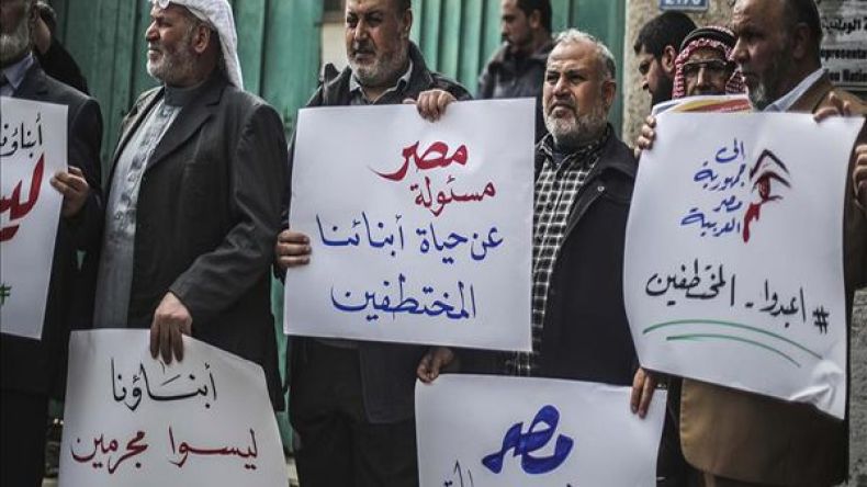 عائلات مختطفين فلسطينيين في سيناء تطالب بالكشف عن مصير أبنائها