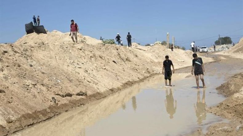 استشهاد فلسطيني في انهيار نفق جنوبي قطاع غزة