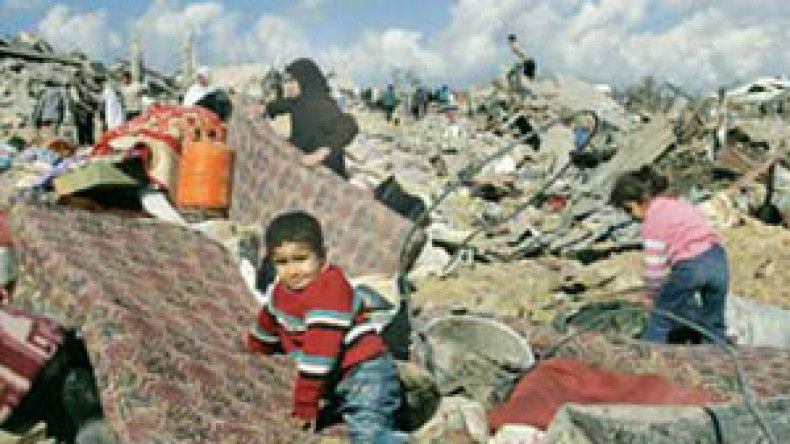 مليون ونصف فلسطيني في غزة غارقون في فقر مدقع