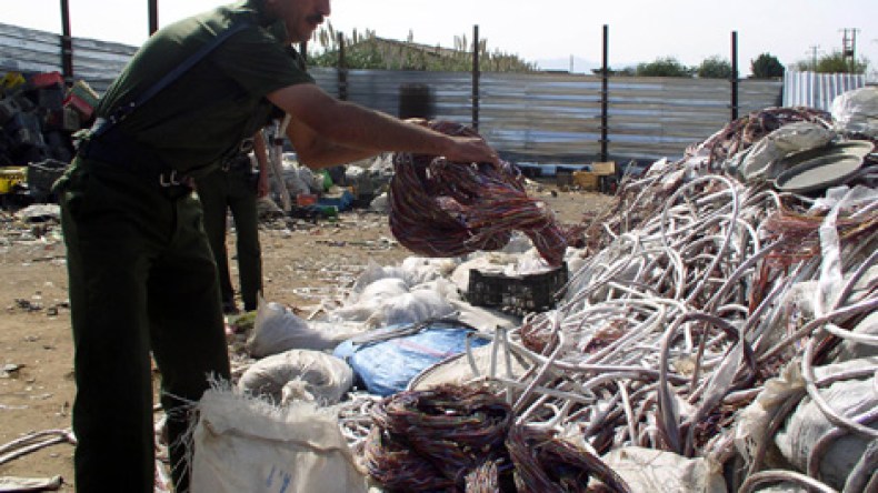 سونلغاز واتصالات الجزائر تخسران 5 آلاف مليار سنويا