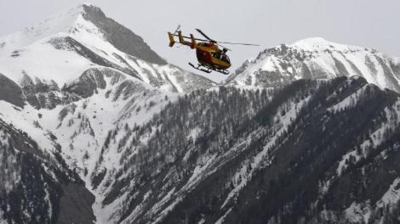 فرنسا: تواصل عمليات البحث في موقع تحطم طائرة جيرمان وينغز