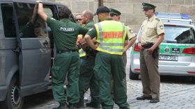 ألمانيا: مقتل مهاجر سوري نفذ تفجير أصيب فيه 12 شخصاً