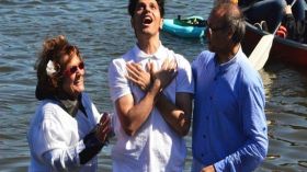 لاجئون مسلمون في ألمانيا يتحولون للمسيحية