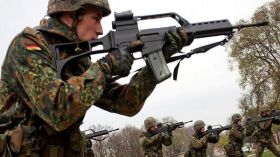 ألمانيا تسعى لإرسال 1200 جندي لمساعدة فرنسا في قتال “داعش”