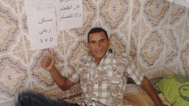 الشاب حمزة يدخل في إضراب عن الطعام بمقر بلدية في البويرة