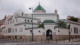 في فرنسا.. “شرعة الإمام” لمواجهة التطرف