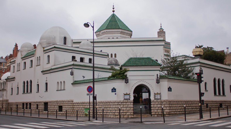 في فرنسا.. “شرعة الإمام” لمواجهة التطرف