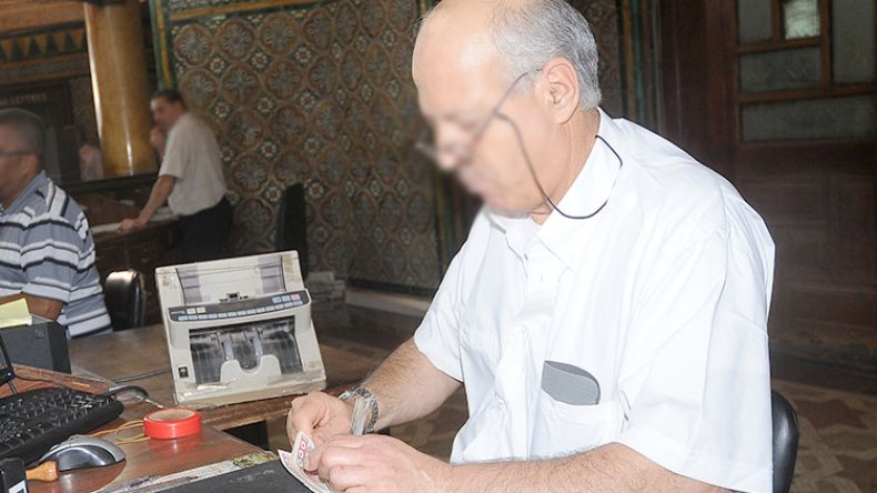 تأخر رواتب مستخدمي التربية لشهر جانفي وزيادات في أجور الأساتذة “المرقين”