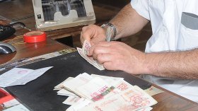 متقاعدون من فرنسا يزاحمون الفقراء على منحة التضامن بسكيكدة