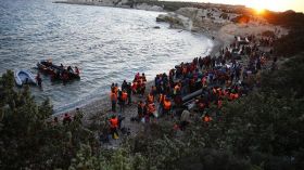 مصرع 14 مهاجراً في غرق قارب قبالة السواحل التركية