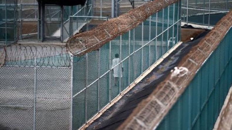 نقل ستة معتقلين من غوانتانامو إلى الأوروغواي
