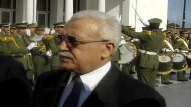 Le général major Abdelmalek Guenaizia tire sa révérence