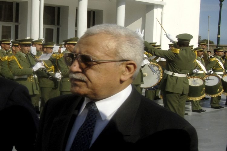 Le général major Abdelmalek Guenaizia tire sa révérence