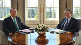 الرئيس التركي يستبعد تبادل المواقع مع اردوغان