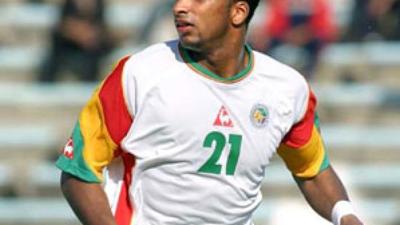 السنغالي حبيب باي يقرر المشاركة أمام الجزائر