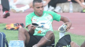 خاليلوزيتش سيعاين حشود وبلعمري في لقاء العميد والكناري