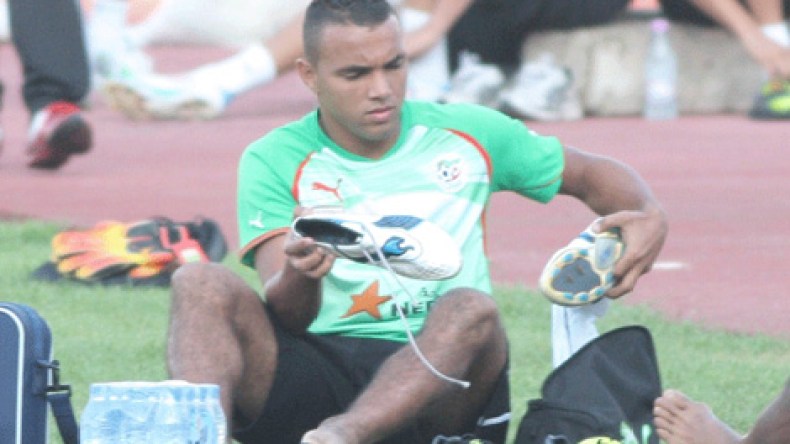 خاليلوزيتش سيعاين حشود وبلعمري في لقاء العميد والكناري